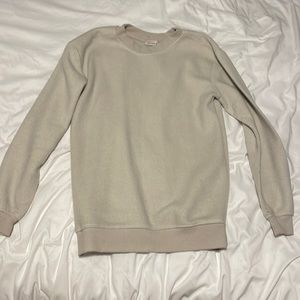Super comfy and warm hardly worn womens crewneck